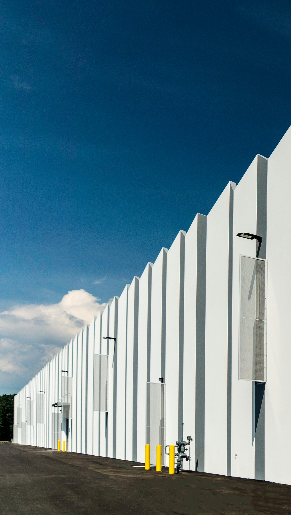 UAC production building - querkraft